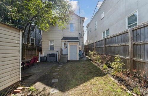 Dixon Park Apartment | 1BDR with Backyard Park Side Pet-friendly