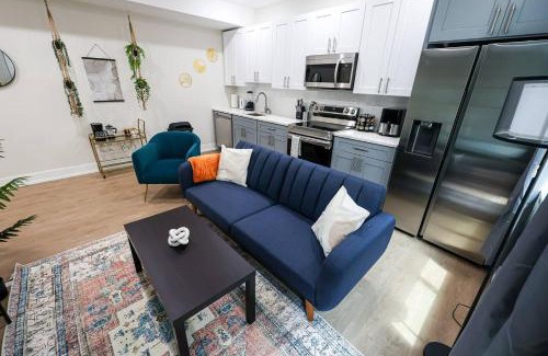 Mantua Apartment | 1bed 1bath-kingbed,wdfreewifikitchen