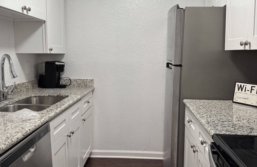 Greater Heights Apartment | 1Bed/1Bath Private Apartment in Houston Heights minutes from Downtown