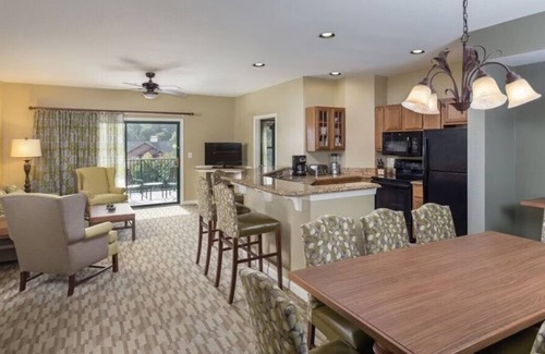 Sevierville Resort | 1Bed/1Bath - Smoky Mountains Retreat! Scenic Views, Pools, and More!