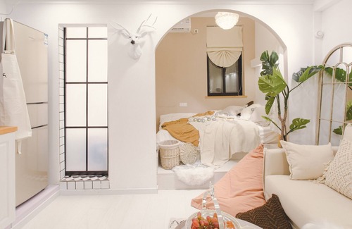 Jing'an House | 1bed Cozy French Chateau 2 Mins from Metro Line 2, Jing'An Temple, Kerry Center