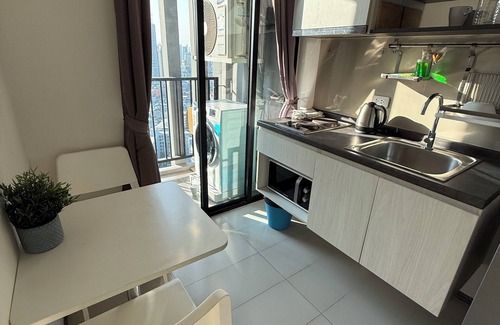 Khlong Tan Apartment | 1Bed | Pool | Gym | SkyView | BTS | KingBed