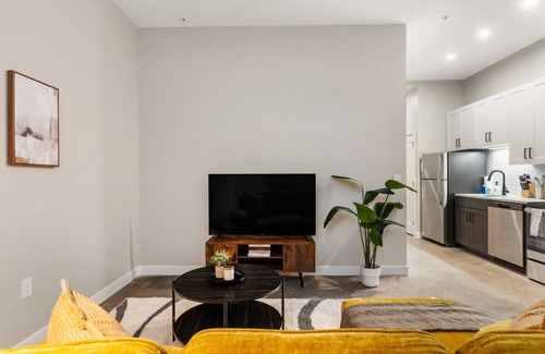 Downtown Cincinnati Apartment | 1Bedroom | Downtown | Gym & Coworking space + Wifi