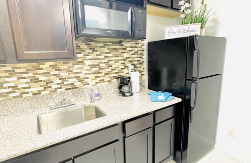 Las Vegas House | 1Bedroom guest suite NO CLEANING FEE w/free parking & WiFi for up to 4 guests