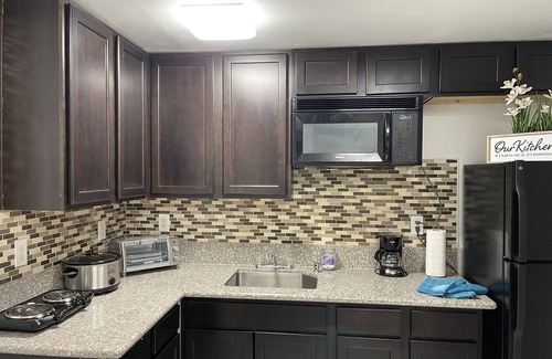 Las Vegas House | 1Bedroom guest suite NO CLEANING FEE w/free parking & WiFi for up to 4 guests