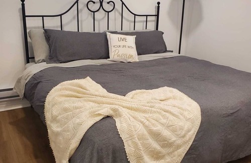 Burlington Apartment | 1Bedroom Lower Level unit |Ensuite laundry|Private