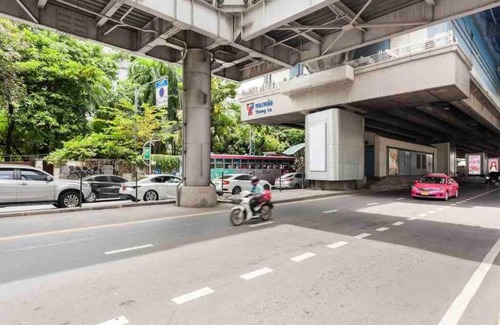 Khlong Toei Apartment | 1Bedroom NearBts 2Beds Checkin24h Pool Gym Fastwifi