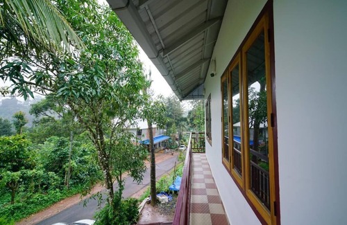 Devikolam House | 1BHK Charming Home Stay near Chengulam Reservoir