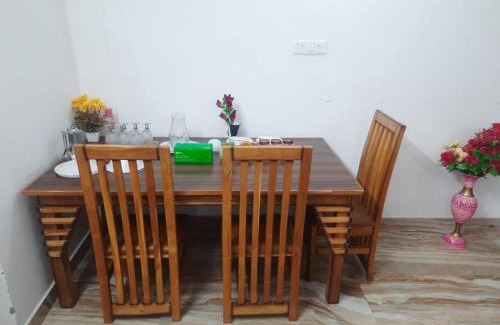 Hazratganj Apartment | 1BHK Independent Flat at CENTRAL LOCATION HAZRATGANJ
