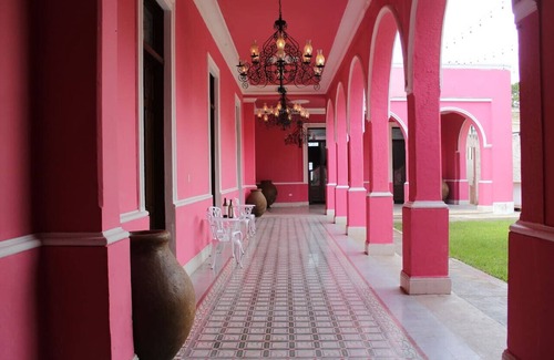 Zona Paseo Montejo House | 1BR 19th Century Colonial Hacienda Downtown Merida