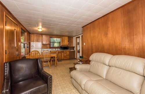 Kurtz Cottage | 1BR, 1BA cottage