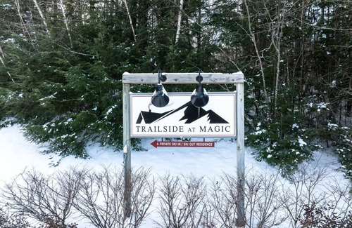 Londonderry Condo | 1BR/1BA Magic Mountain Condo with Slopeside Views!