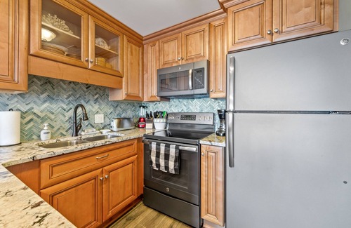 Ocean Drive Condo | 1BR/1BA OCEAN FRONT/EXCEPTIONALLY CLEAN CONDO AVAILABLE