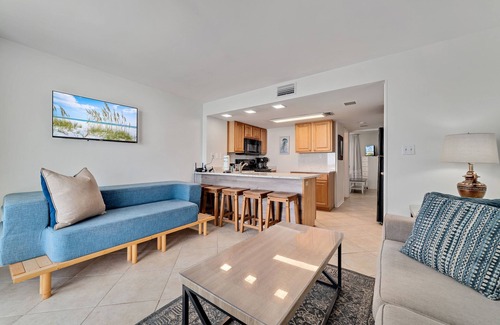 Gulf Shores Condo | 1br/1ba Sleeps 4 Near Beach w/Breathtaking Ocean Views