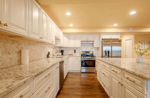 Issaquah House | 1BR 2BA Lower Unit with Lake Access - Prime Spot