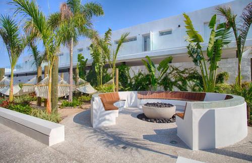 Emiliano Zapata House | 1BR 2BA | Romantic Zone w/Rooftop Pool & Gym