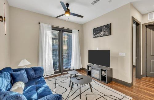 North Burnet Apartment | 1BR Alongside Q2 and Domain With Pool, Gym and Free Parking