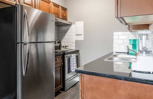 Rosedale Apartment | 1BR Apartment in Glenview West