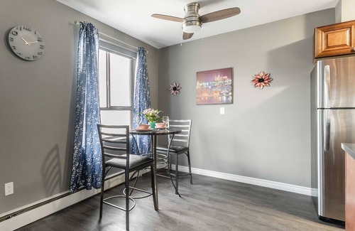 Rosedale Apartment | 1BR Apartment in Glenview West