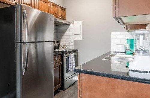 Rosedale Apartment | 1BR Apartment in Glenview West