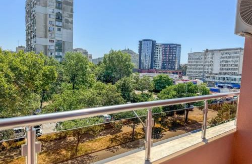 Plovdiv Apartment | 1BR Apartment with a Designated Workspace, Free Street Parking and Free Gym Pass