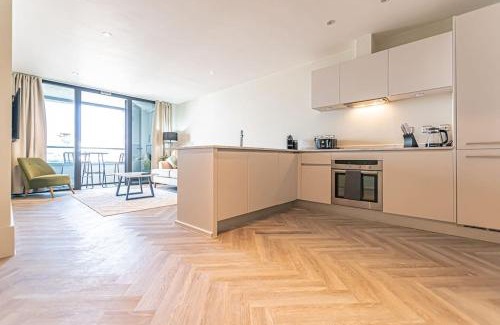 The Docks Apartment | 1BR Apt - Balcony - River View