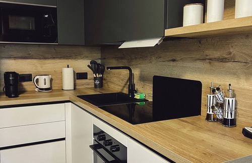 Savio Apartment | 1BR Apt Sofa Bed Sleeps 4 Free Parking