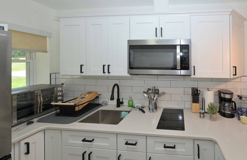 Princeton House | 1BR Apt With Pool Near Farms & Shopping & Princeton University