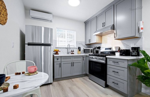 Rosemead House | 1BR Back House + Parking + Near DTLA #TravelSGV