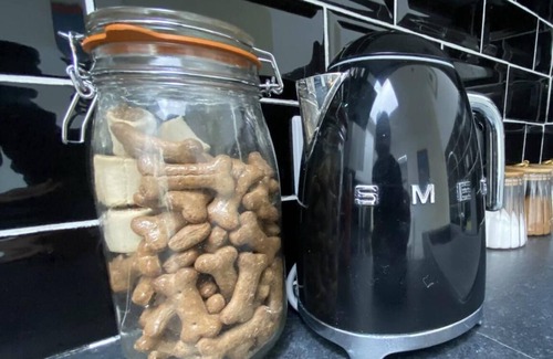 Louth Apartment | 1Br-Balcony-PetFriendly-Garden-Free Parking