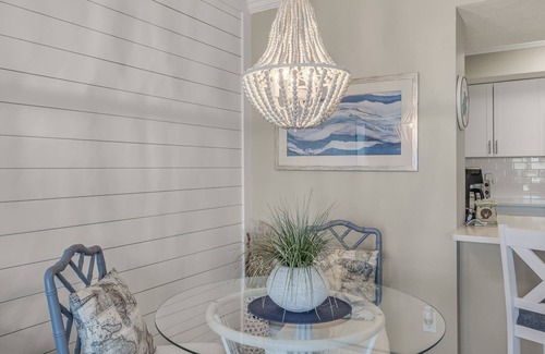Holiday Isle Condo | 1BR Beach Retreat + Balcony + 3 Pools & Pickleball Court | Magnolia House 307