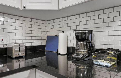 East Hyde Park Apartment | 1BR Calm, Cozy & Furnished Apt in Hyde Park - Windermere 402