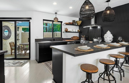 Cathedral City Condo | 1BR Condo in CCCC - Pool & Stellar Mountain Views