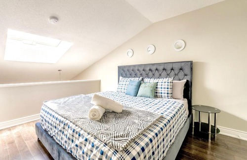 Cambridge Apartment | 1BR Condo - Near Cambridge trail and park