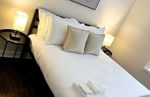 Hyde Park Apartment | 1BR Cozy & Lovely Apartment