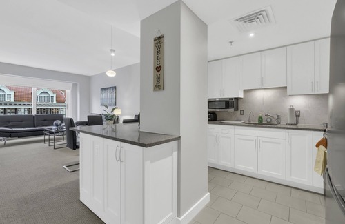 Penn Quarter Apartment | 1BR Fully Furnished Apartment near National Museum by RedAwning
