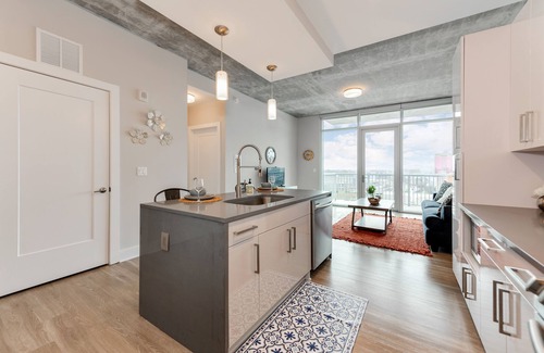 Second Ward Apartment | 1BR furnished Apartment in Charlotte near Uptown Area by RedAwning