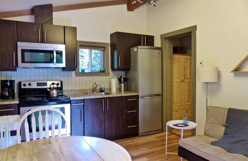 Port Renfrew Cottage | 1BR - Garden View - Non Pet Friendly - Sleeps 2