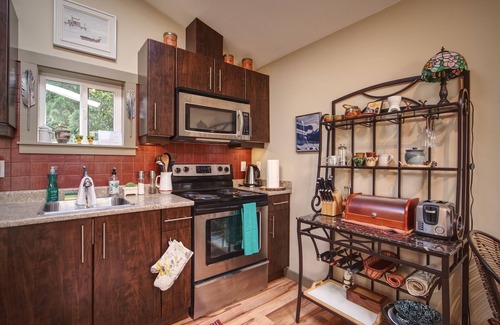 Port Renfrew Cottage | 1BR - Garden View - Non Pet Friendly - Sleeps 2