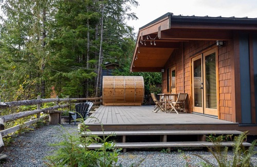 Port Renfrew Cottage | 1BR - Garden View - Sauna - Sleep up to 4