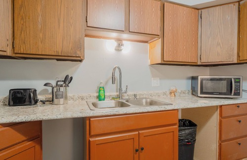 West Ridge Apartment | 1BR Gem in Prime, Vibrant Location Walk To Dining and Shops