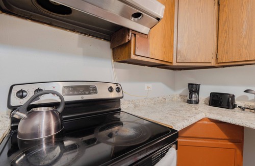 West Ridge Apartment | 1BR Gem in Prime, Vibrant Location Walk To Dining and Shops