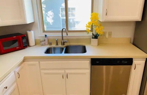 Castro Valley Apartment | 1BR Guest Unit w/AC/Free Parking/Free Laundry