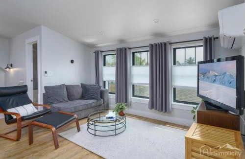 Clayton House | 1br Guesthouse W Patio & Soaking Tub