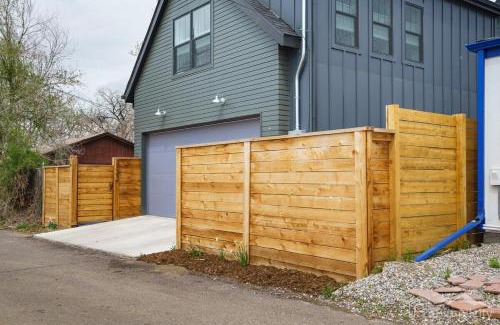 Clayton House | 1br Guesthouse W Patio & Soaking Tub