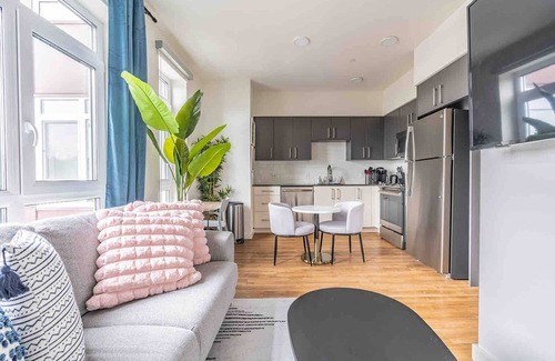 West Bellevue Apartment | 1BR | Gym, Rooftop, Views | Bellevue | Sophari B