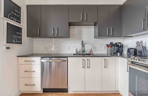 West Bellevue Apartment | 1BR | Gym, Rooftop, Views | Bellevue | Sophari B