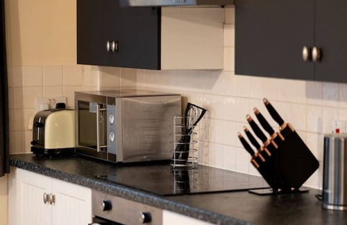 Oxford Apartment | 1BR Headington Flat | Central & Free Parking