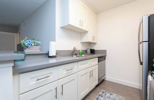 Hollywood Apartment | 1BR Hollywood Apt w/Rooftop Pool & Stunning Views