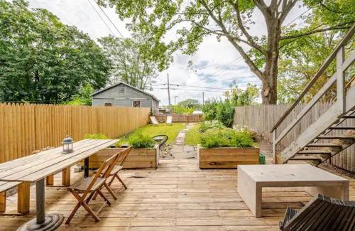 Hudson House | 1BR Hudson Apartment 3Min Walk To Warren St For Two